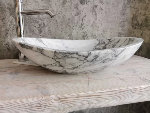 Moderni umivaonik od prirodnog Carrara mramora Carrara mramor moderna kupaonica luksuzni kameni umivaonik luxury villa