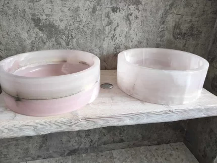 Par dizajnerskih umivaonika od Pink Onyx mramora promjera 45 cm ROCKAMEN