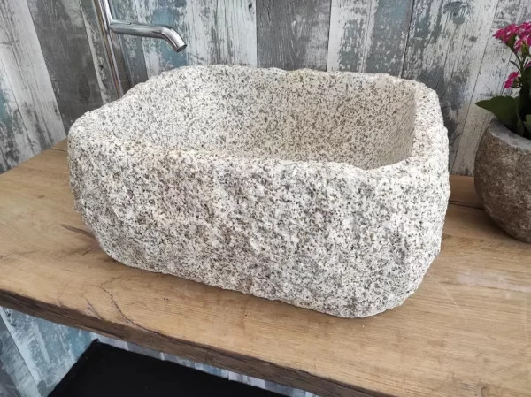 Vanjski granitni sudoper od rucno obradenog granita1
