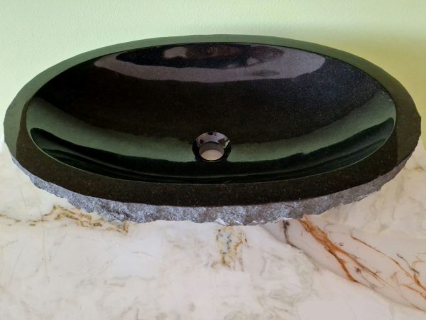 Ručno obrađeni granitni umivaonik dimenzija 56x36 cm 1