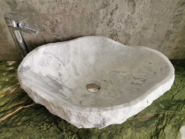 Ručno rađeni umivaonik od Carrara mramora dimenzija 63x46 cm 2